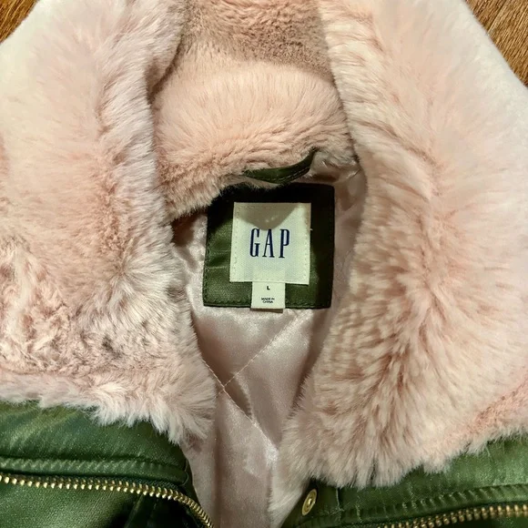 GAP Green Satin Bomber Jacket with Pink Faux Fur Lining - Picture 5 of 7